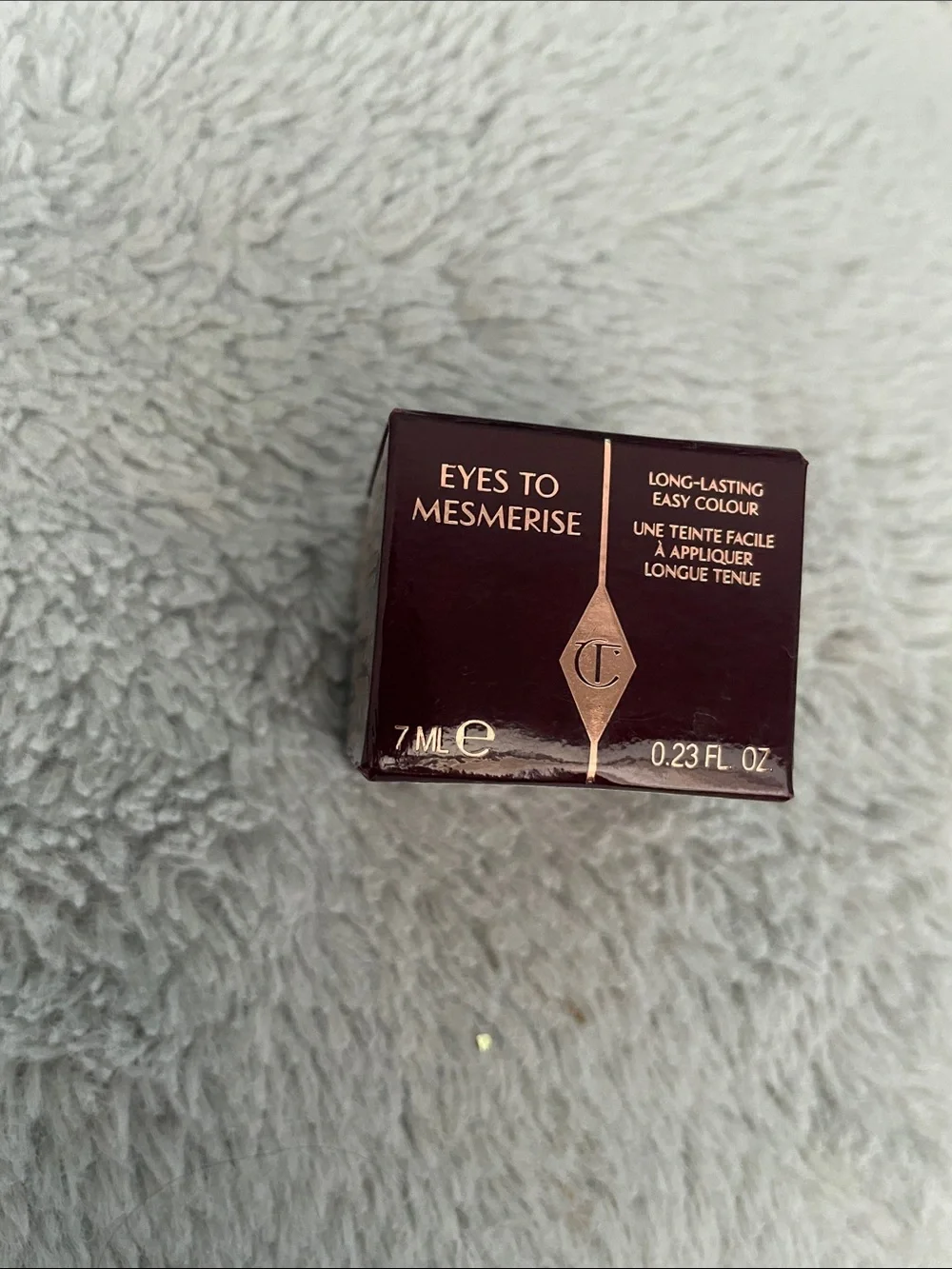 Charlotte Tilbury Eyes to Mesmerise Cream Shadow - Deep Wine with Gold Accents
